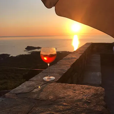 Pensión Des Amoureux, La Casamatta Centuri